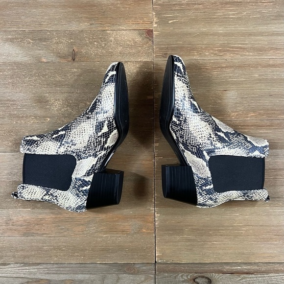 NEW Sam Edelman Snakeskin Reesa Chelsea Ankle Boots - Picture 6 of 13